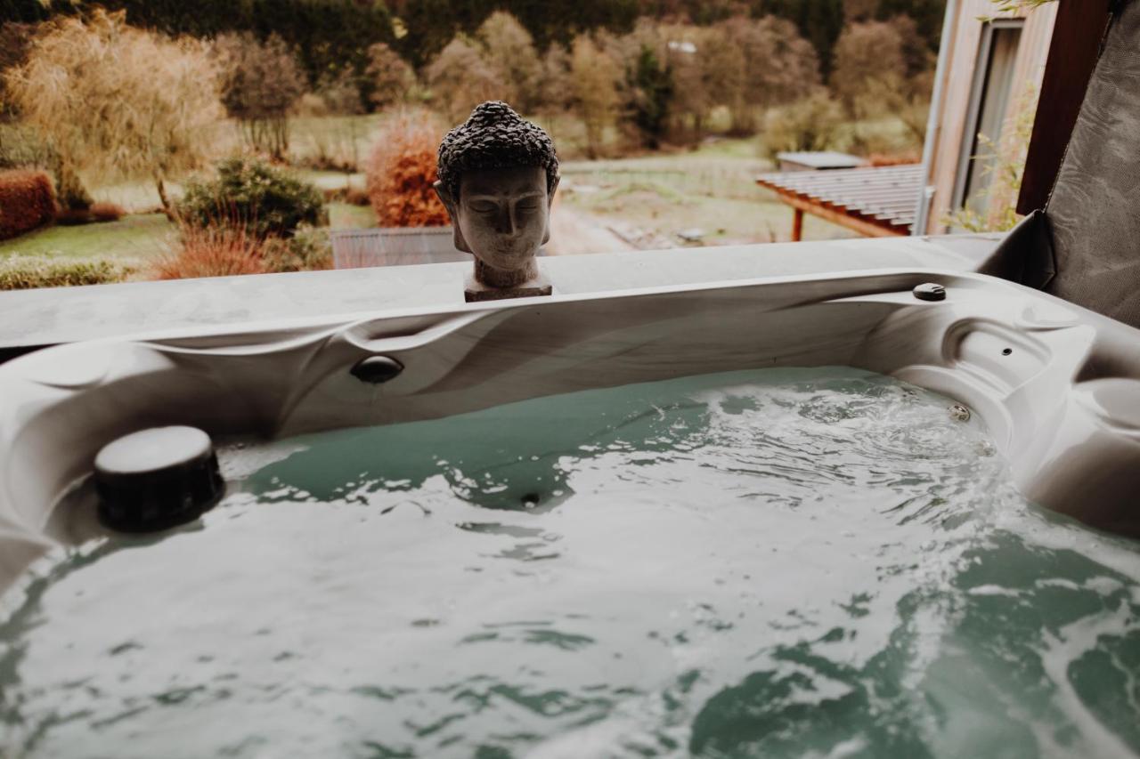 At Home - Jacuzzi Privatif Gesves Luaran gambar
