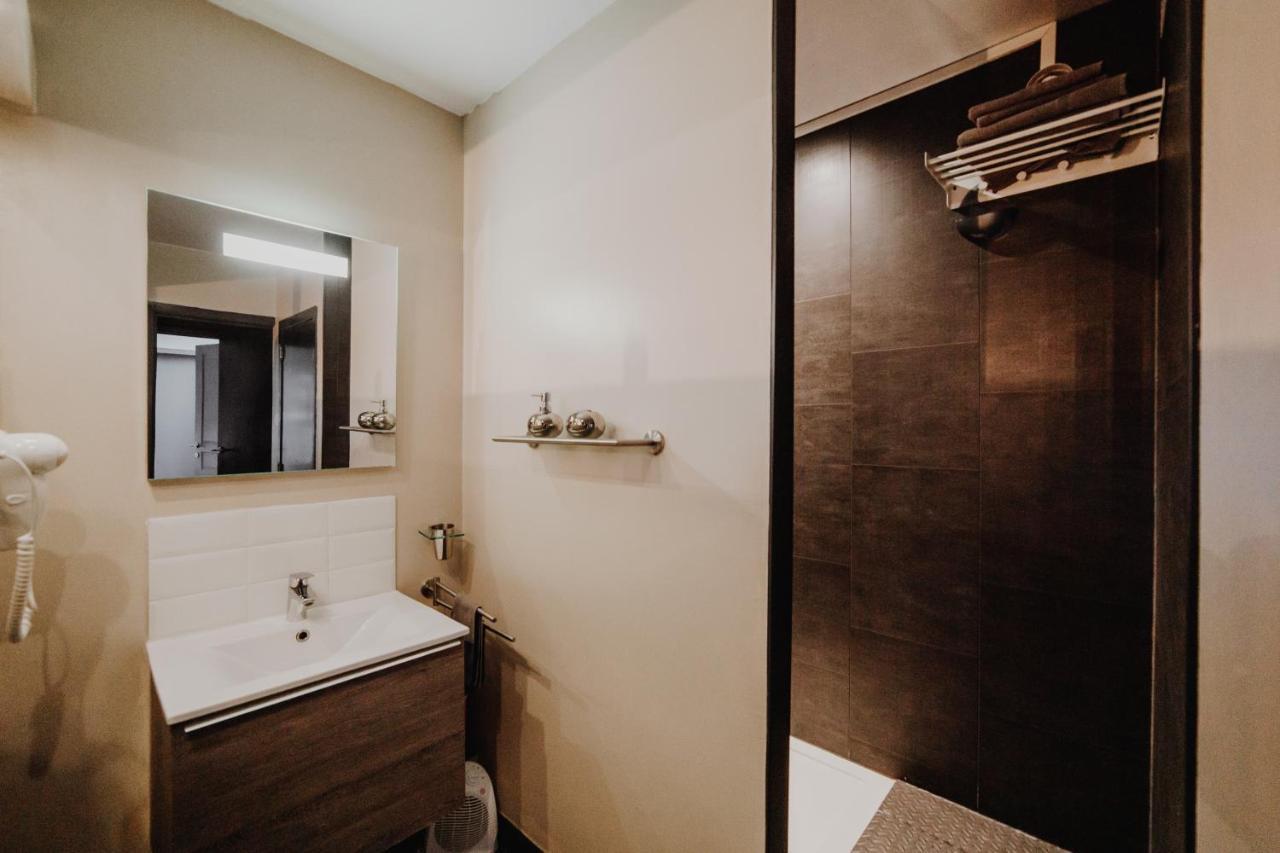 At Home - Jacuzzi Privatif Gesves Luaran gambar