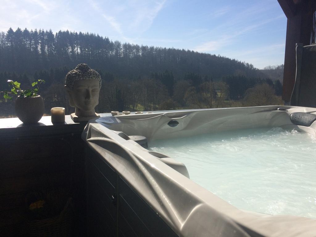 At Home - Jacuzzi Privatif Gesves Bilik gambar